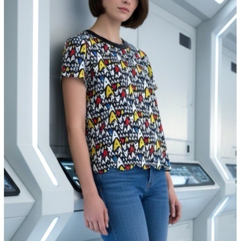 Her Universe Star Trek Andie Blouse Sz M Satin‎ TOS Delta Insignia Boxy Fangirl